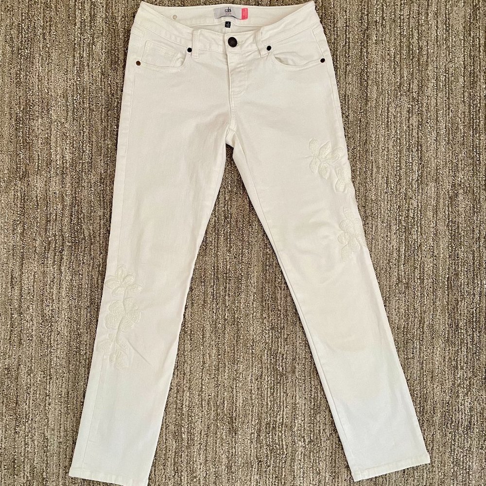 Cabi Crispy Classic White Denim Slim Boyfriend Jeans White Embroidered Flowers